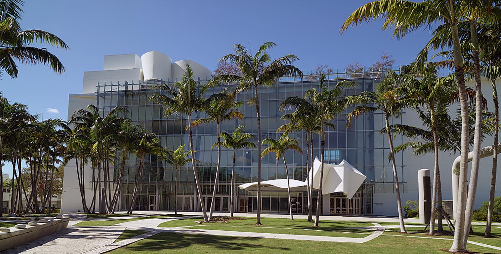 Explore outstanding cultural attractions such as New World Center and the Miami Beach Botanical Garden.