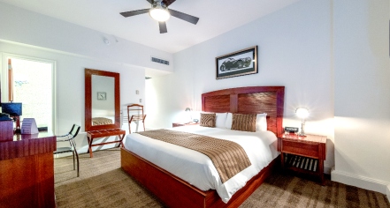 Accommodations:
The National Hotel
in Miami Beach