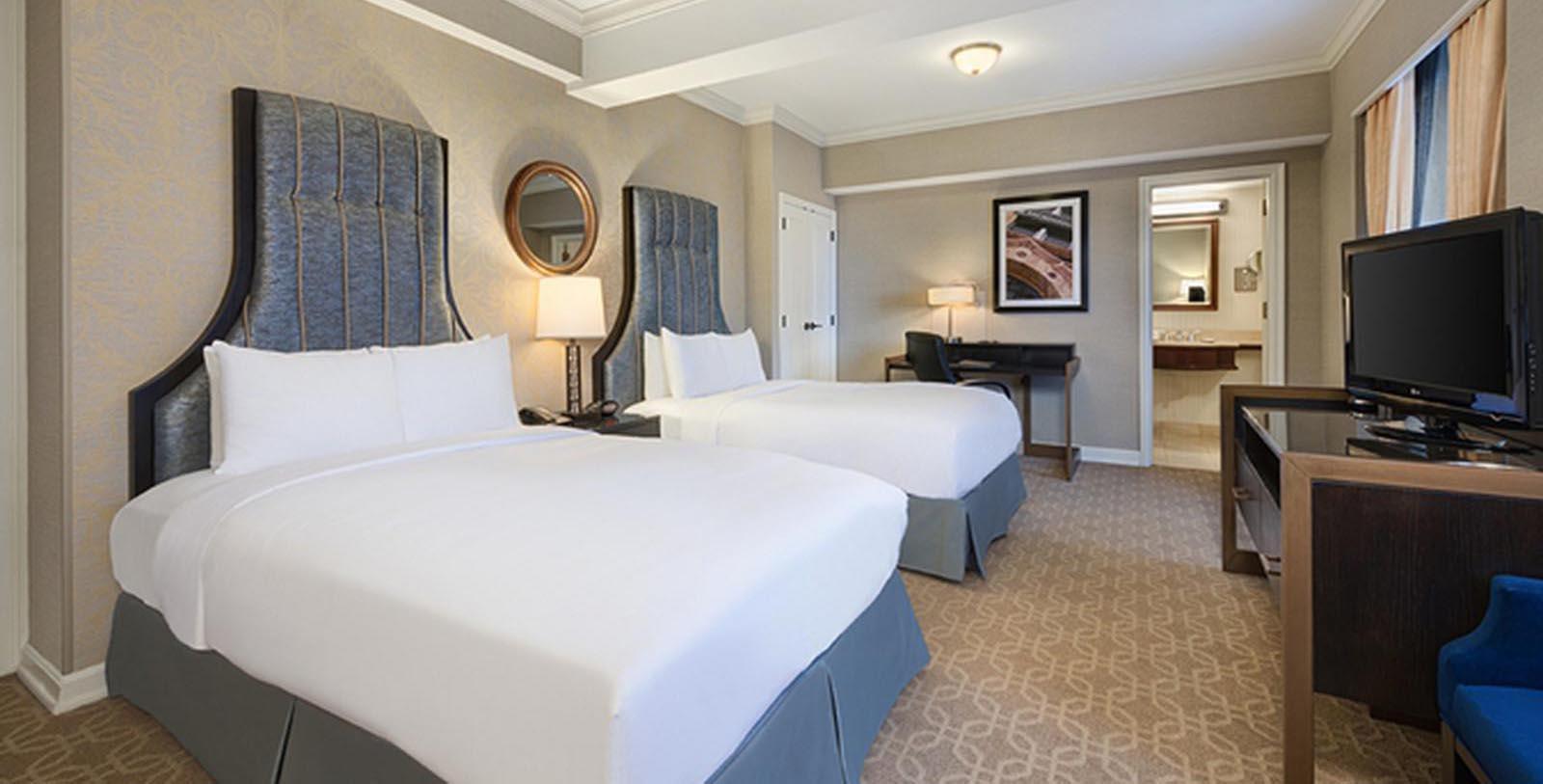 Image of Guestroom Hilton Milwaukee City Center, 1928, Member of Historic Hotels of America, in Milwaukee, Wisconsin, Location Map