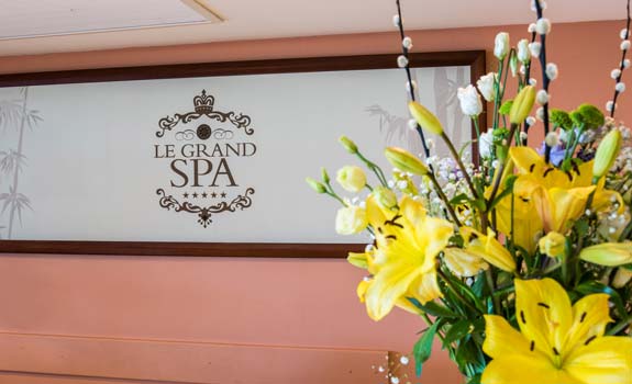 Grand Hotel Excelsior
- Activities