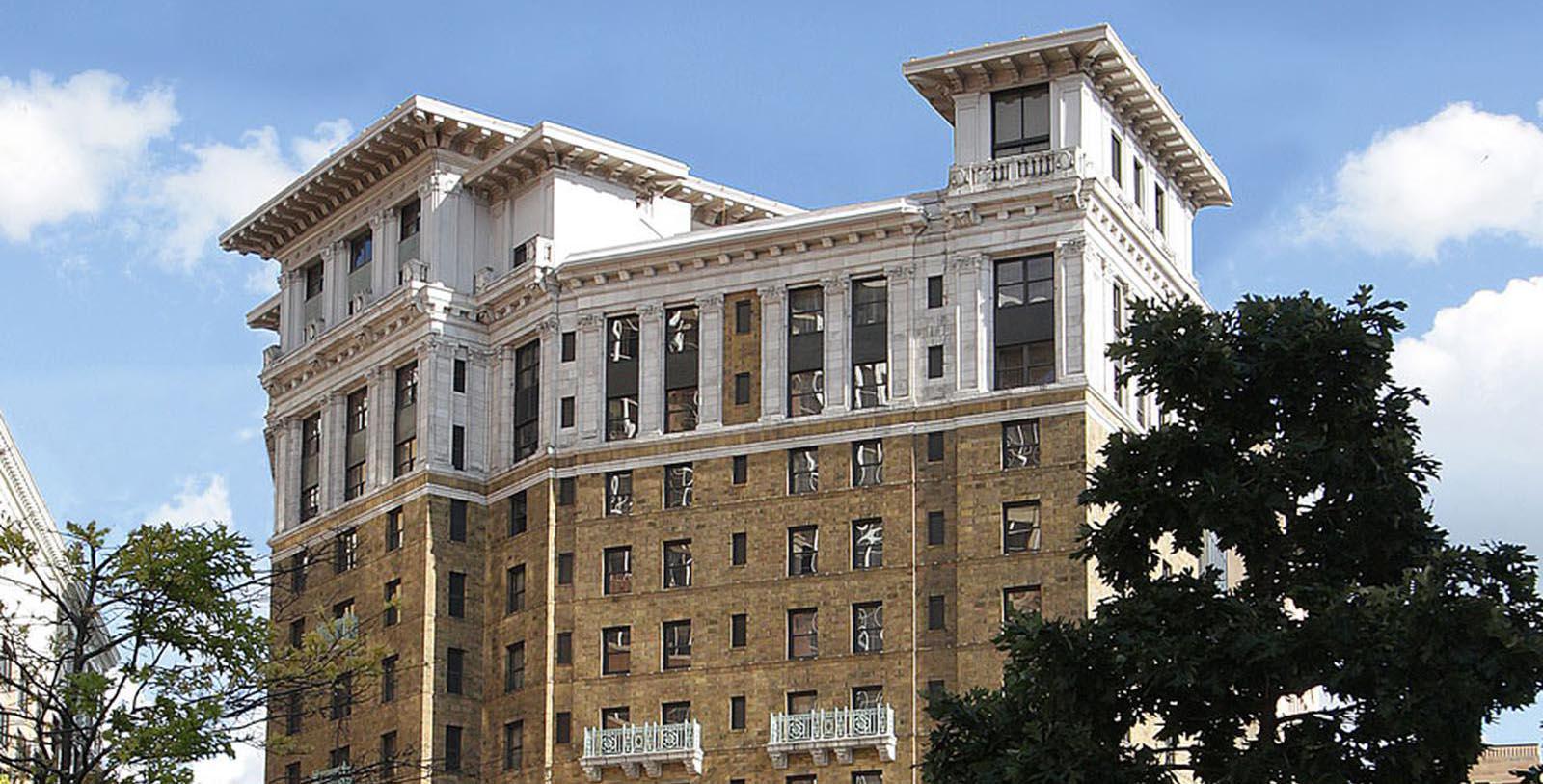 Image of Hotel Exterior The Saint Paul Hotel, 1910, Member of Historic Hotels of America, in St. Paul, Minnesota, Special Offers, Discounted Rates, Families, Romantic Escape, Honeymoons, Anniversaries, Reunions