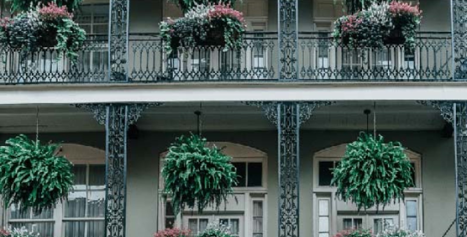 Experience Jean Lafitte National Historic Park, the House of Blues New Orleans, Bourbon Street, and Café Du Monde just a short walk away.