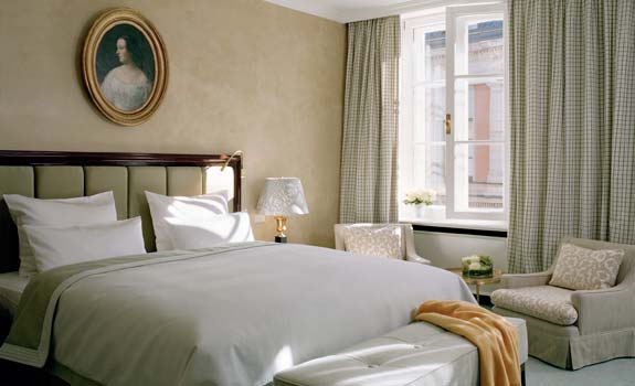 Hotel Bayerischer Hof
- Accommodations
