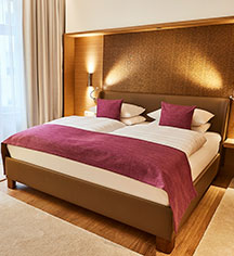 Accommodations:
Hotel Vier Jahreszeiten Kempinski Munich
in Munich