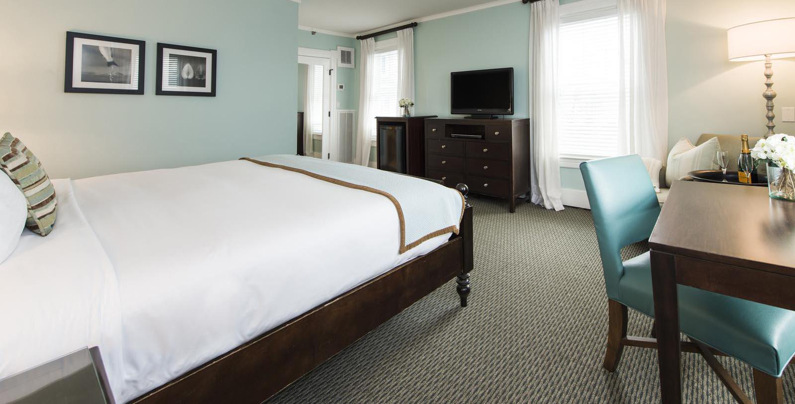 Image of guestroom at Harbor View Hotel of Martha's Vineyard, 1891, Member of Historic Hotels of America, Edgartown, Massachusetts, Location Map