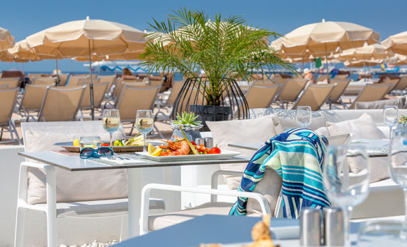Hotel Barriere Le Gray D’Albion Cannes
- Dining