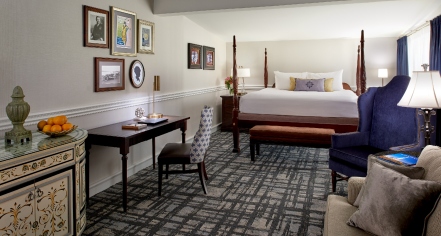 The Hotel Viking
in Newport