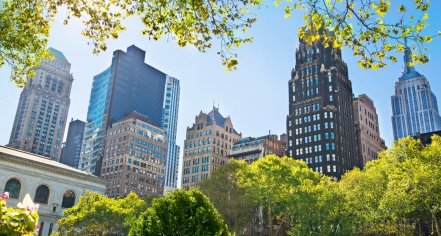 Explore Bryant Park from cultural programming, musical performances, exercise classes, educational workshops, seasonal offerings, and more just steps from the hotel.