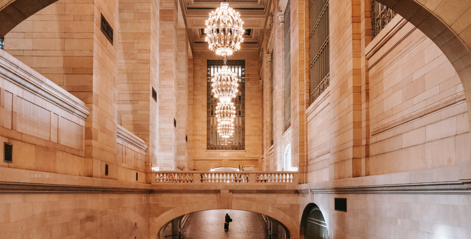 Experience the secrets of New York like the “whispering arches” and “God’s view of the heavens” in Grand Central Terminal.
