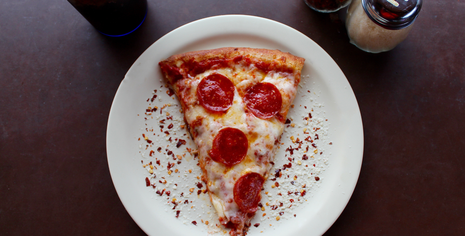 Taste an iconic “bagel and shmear” or dollar-slice, thin crust New York pizza while sightseeing.