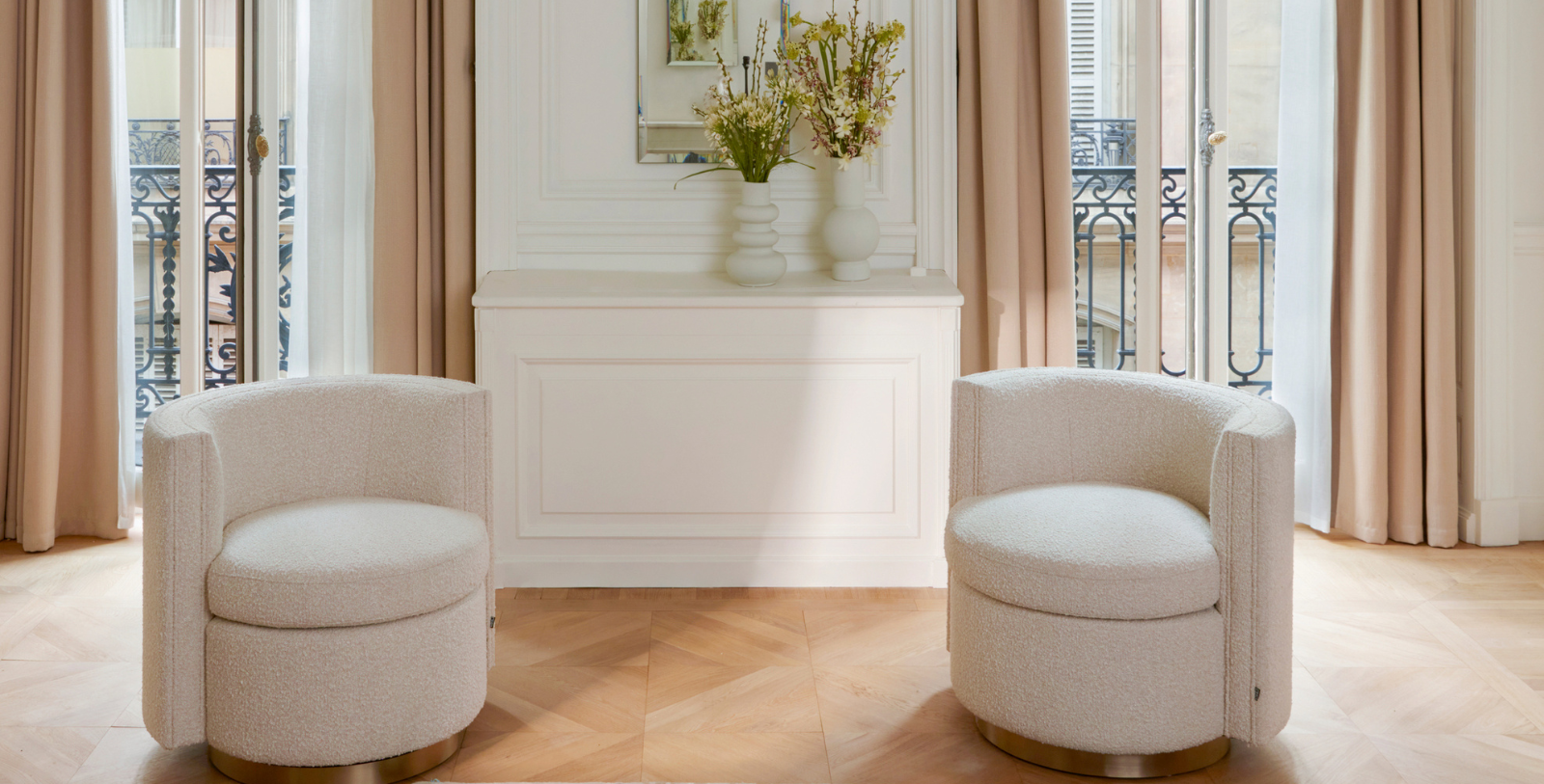 Discover the sumptuous yet stately character of Maison Delano Paris, which sits in an 18th-century former mansion known as a “hôtel particulier.”