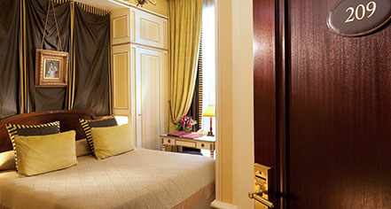 Hotel Napoleon Paris
in Paris