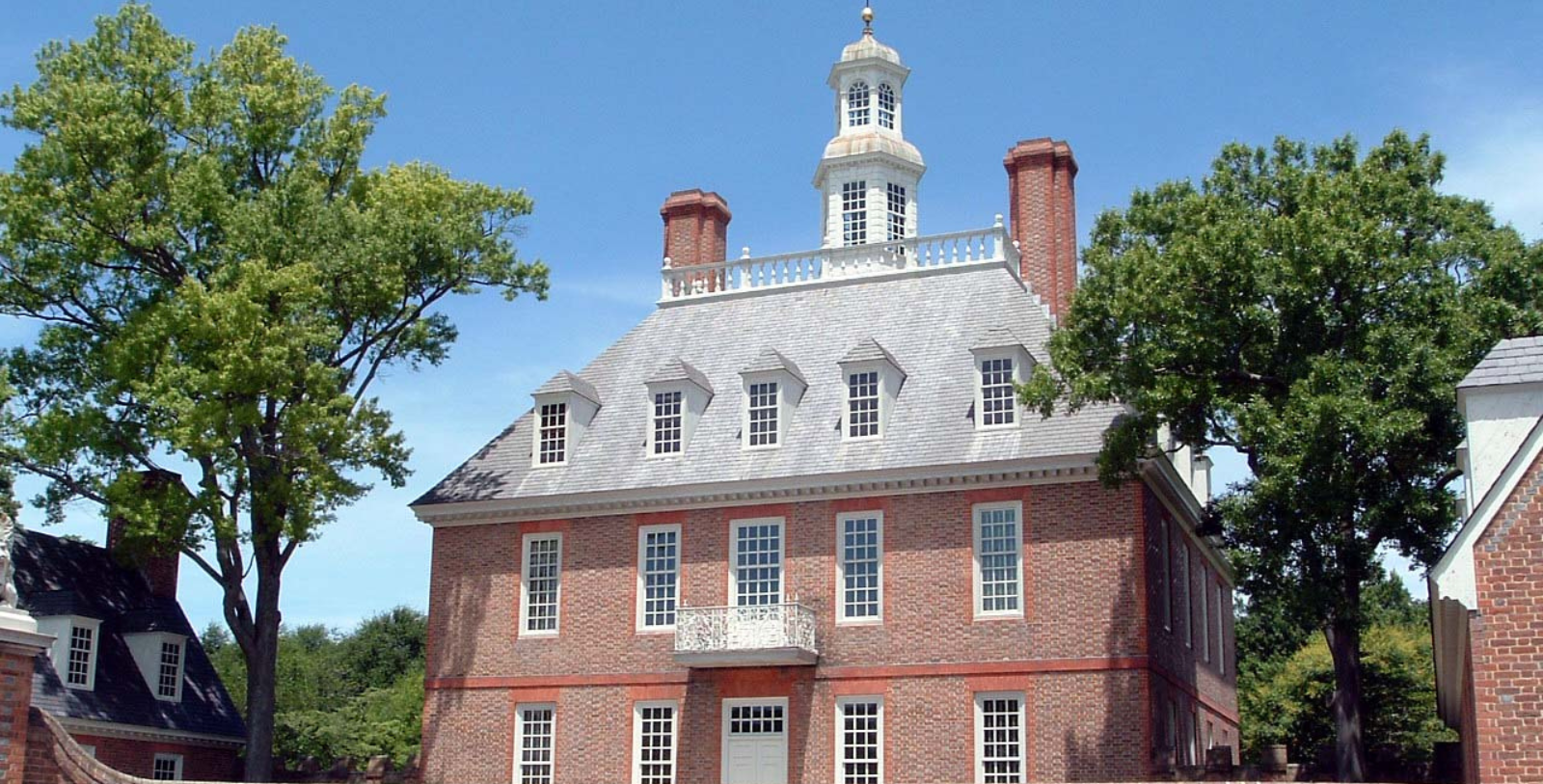 Explore the Governor’s Palace, the Colonial Williamsburg Courthouse, and the Great Hopes Plantation just steps away.