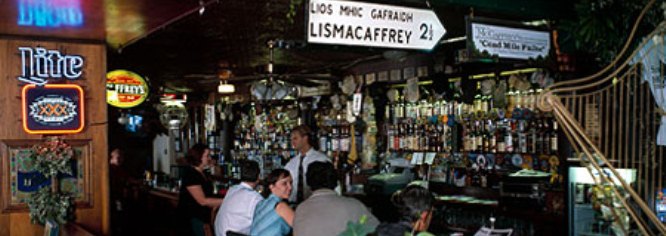 Dining at
Hotel San Carlos
in Phoenix