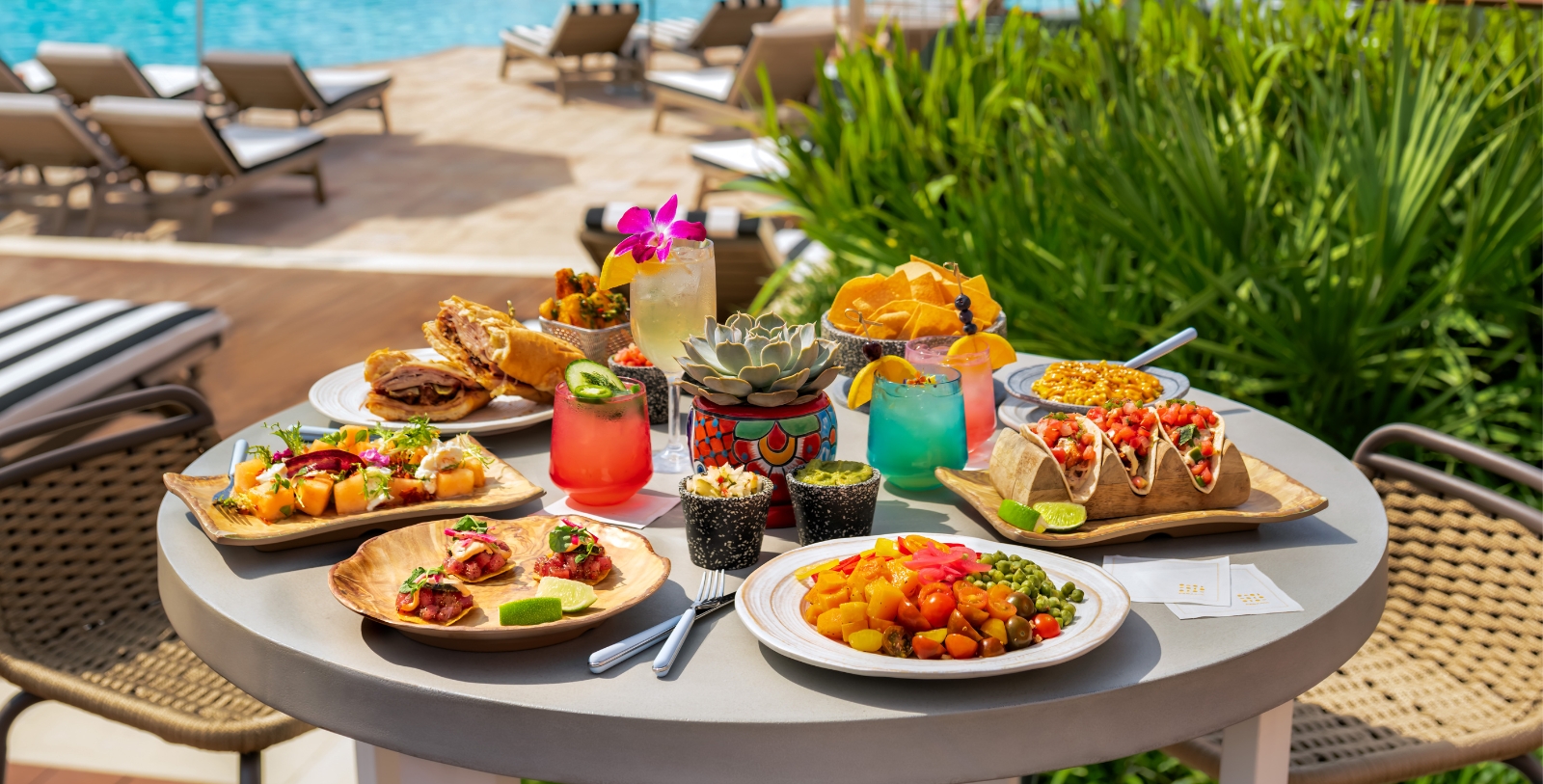 Taste local seafood and smoked meat at Paul’s Landing, a unique restaurant at The Vinoy named after William Paul, the carpenter of a naval surveying expedition.