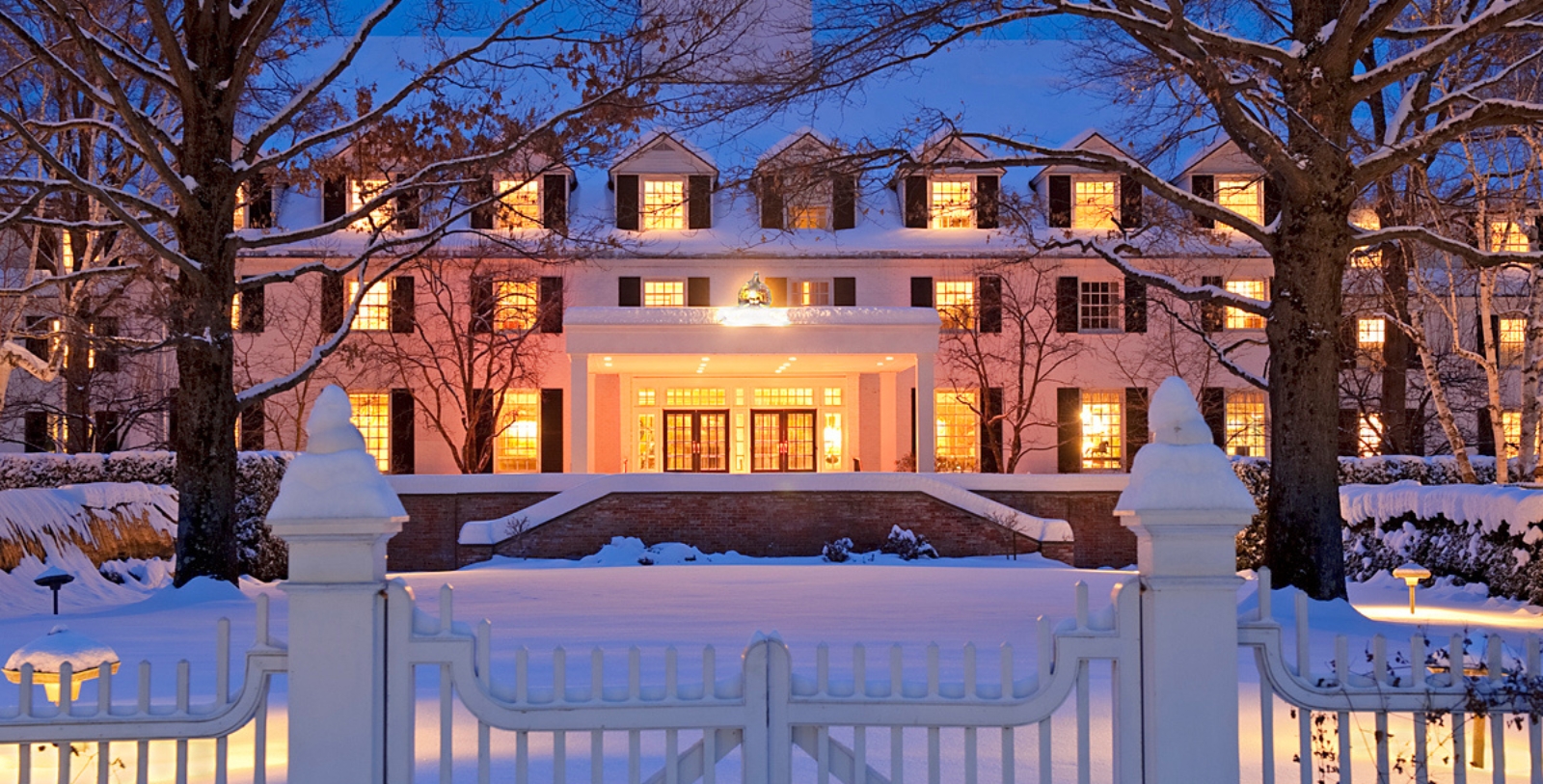 Image of Woodstock Inn & Resort in the snow