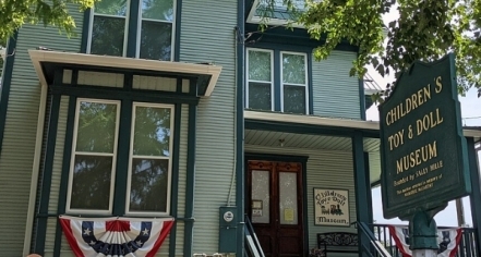 Children's Toy And Doll Museum