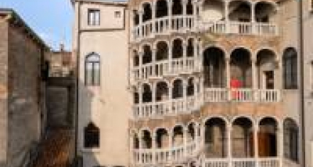 Palazzo Contarini Del Bovolo