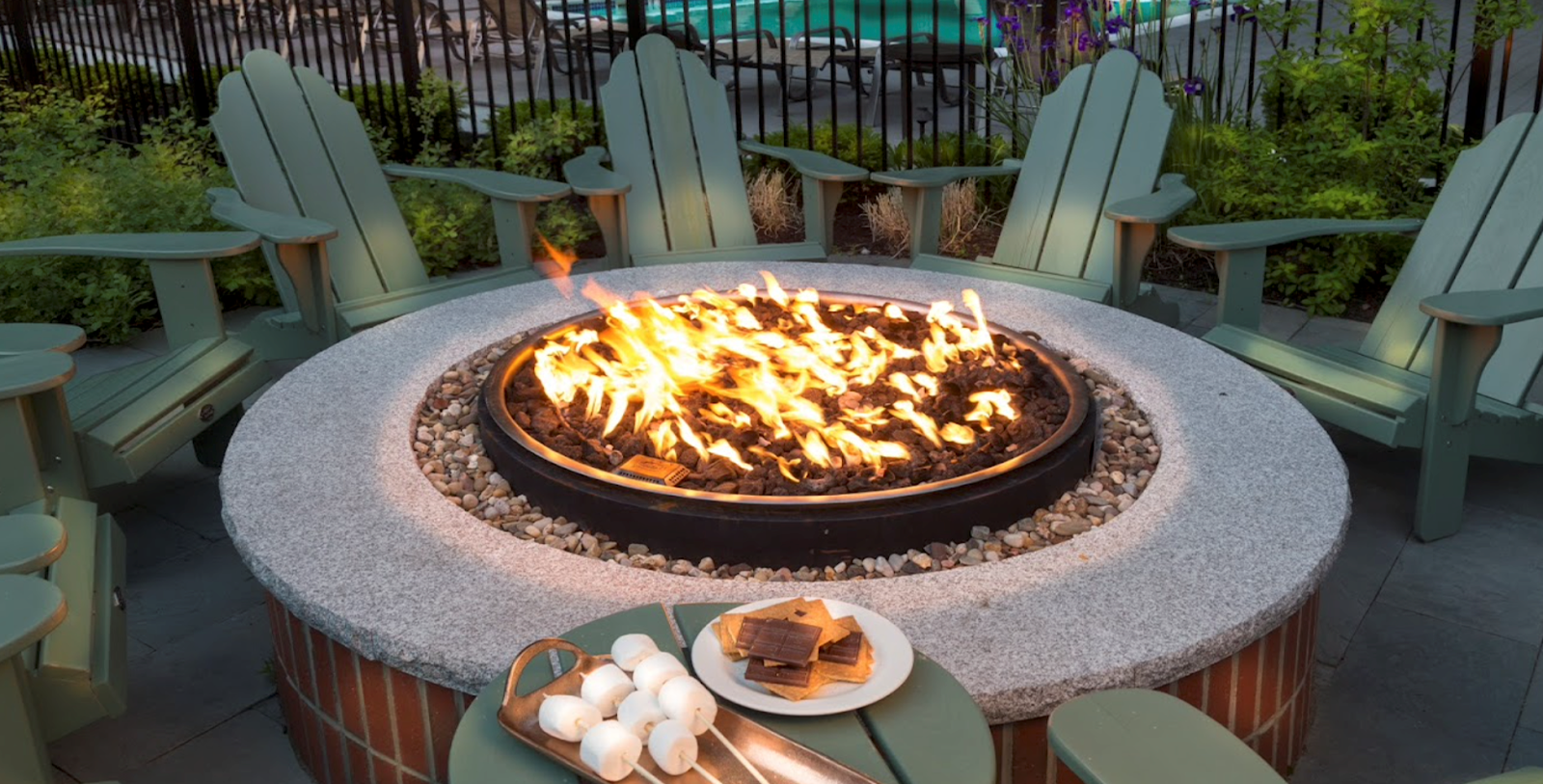 Experience the cozy ambiance of roasting s’mores at the Firepit on the Inn’s grounds.