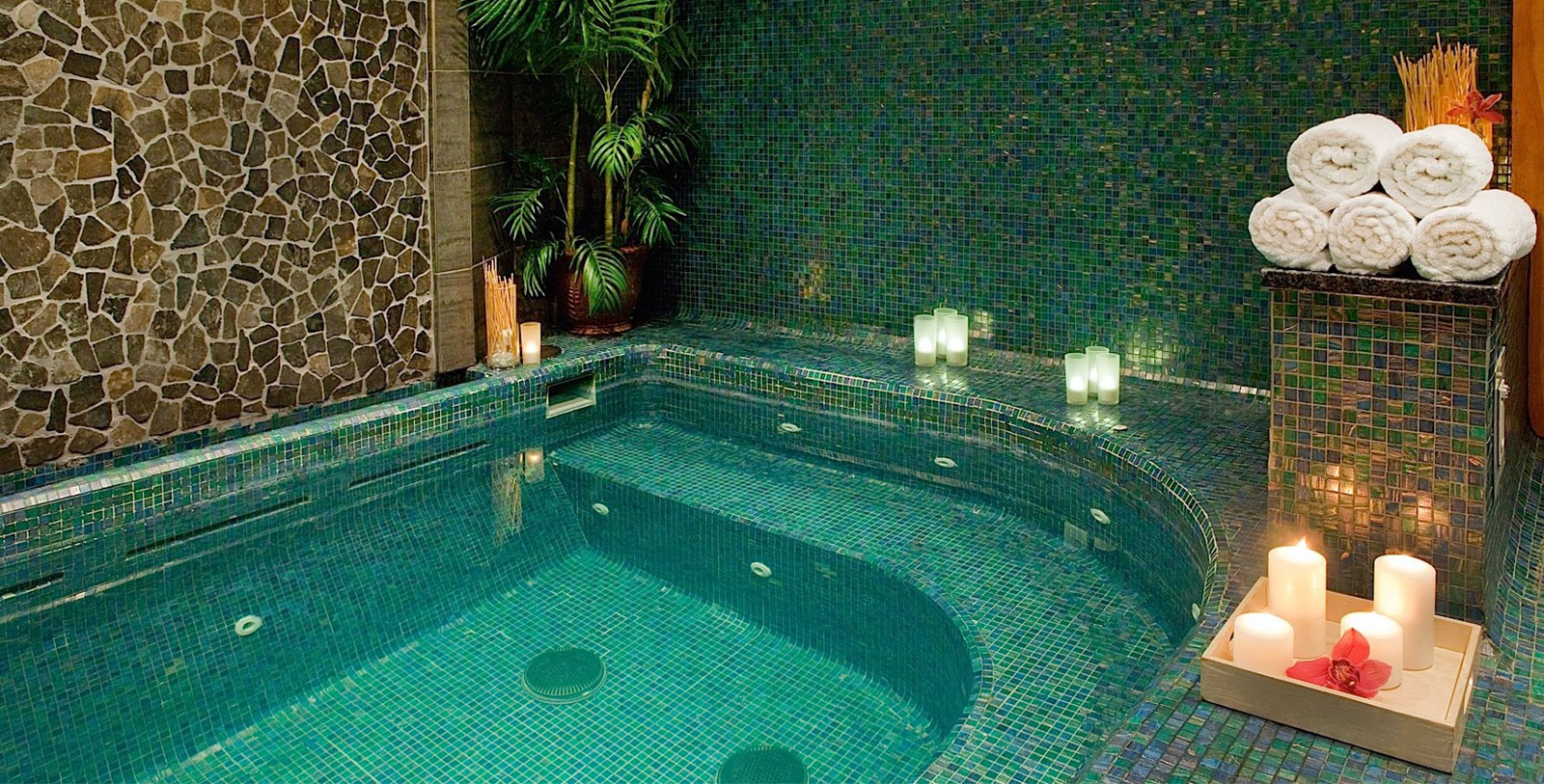 Experience the Portland Regency Hotel & Spa's many saunas, steam baths, and Jacuzzis.