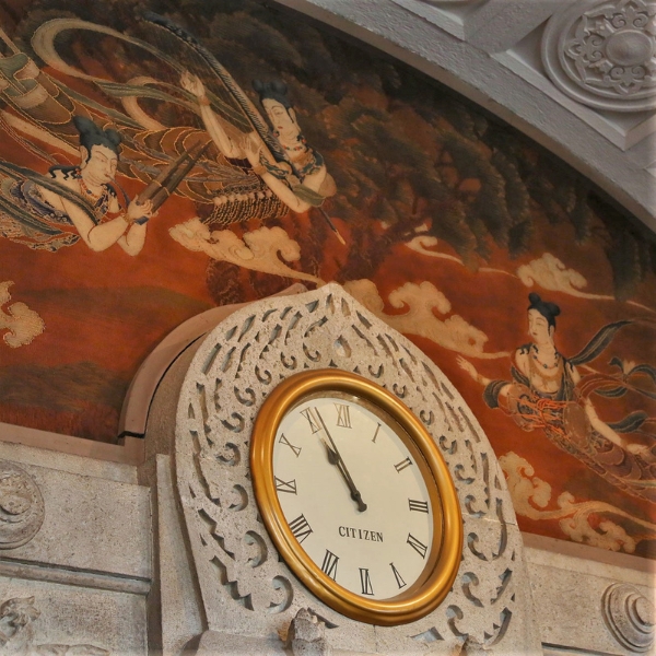 Hotel_New_Grand_Lobby.jpg