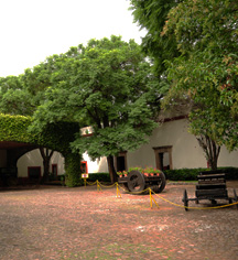 Local Attractions:
Hacienda Jurica by Brisas
in Queretaro
