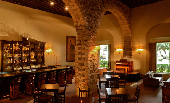 Hacienda Jurica
- Dining