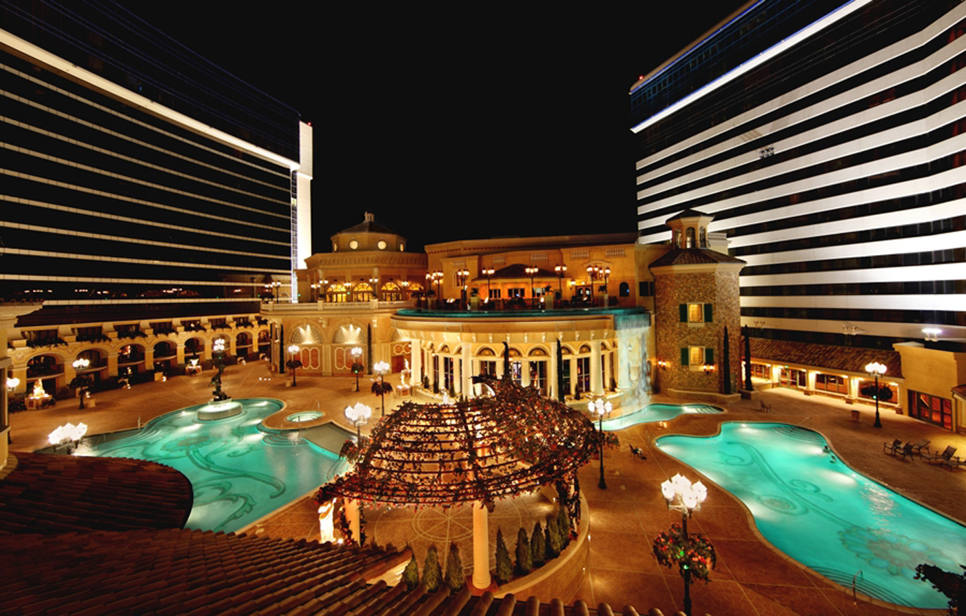 Peppermill Resort Spa Casino | Luxury Resort in Reno