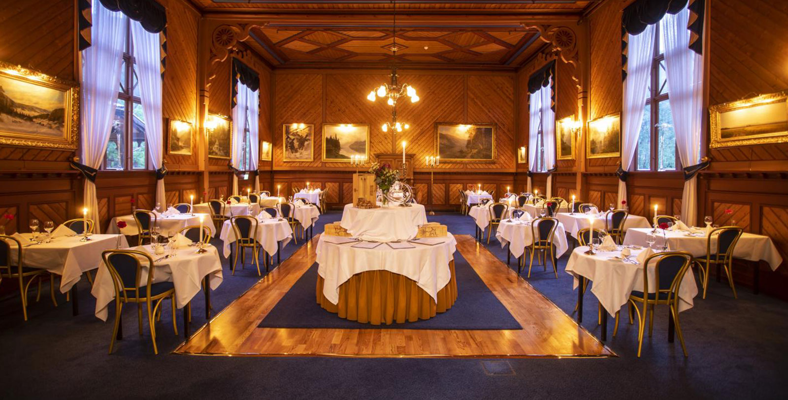 Image of Restaurant Bandak Dalen Hotel, 1894, Member of Historic Hotels Worldwide, in Dalen, Norway, Dining