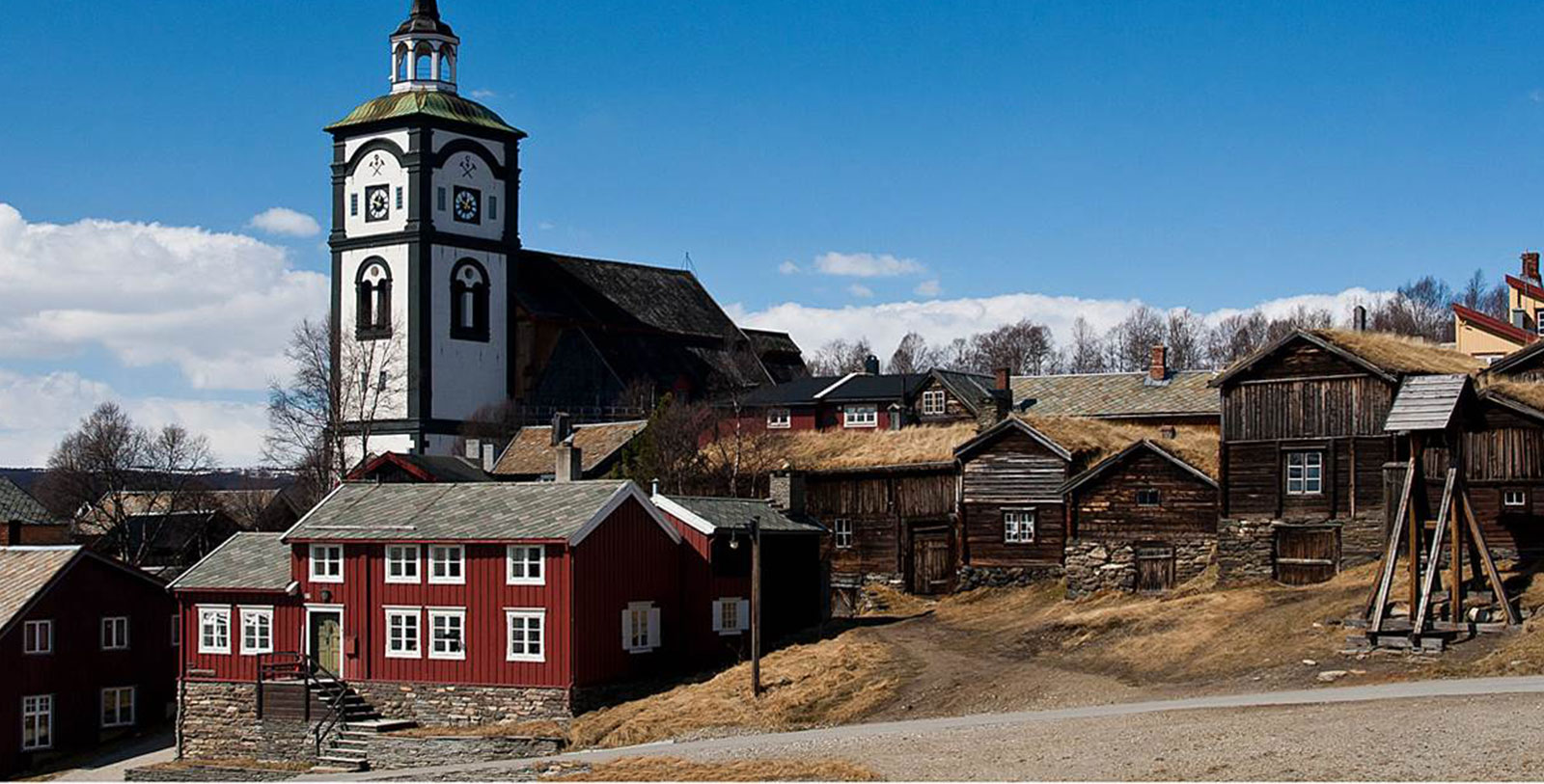 Experience the Røros church, one of the Norway's largest churches with 1600 seats.