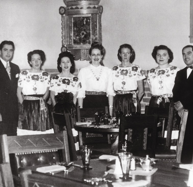 Historical Image of Harvey Girls in Dining Room, La Fonda, 1922, Member of Historic Hotels of America, in Santa Fe, New Mexico.