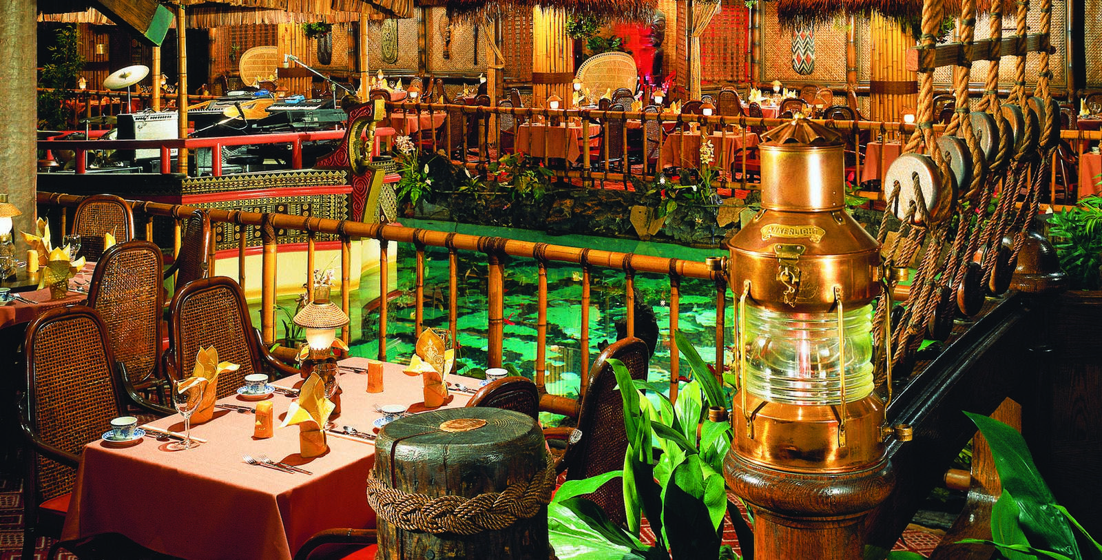 Taste Polynesian-fusion, family-style cuisine in the unique tropical setting of the hotel’s Tonga Room & Hurricane Bar, the longest continually operating Tiki venue in North America.