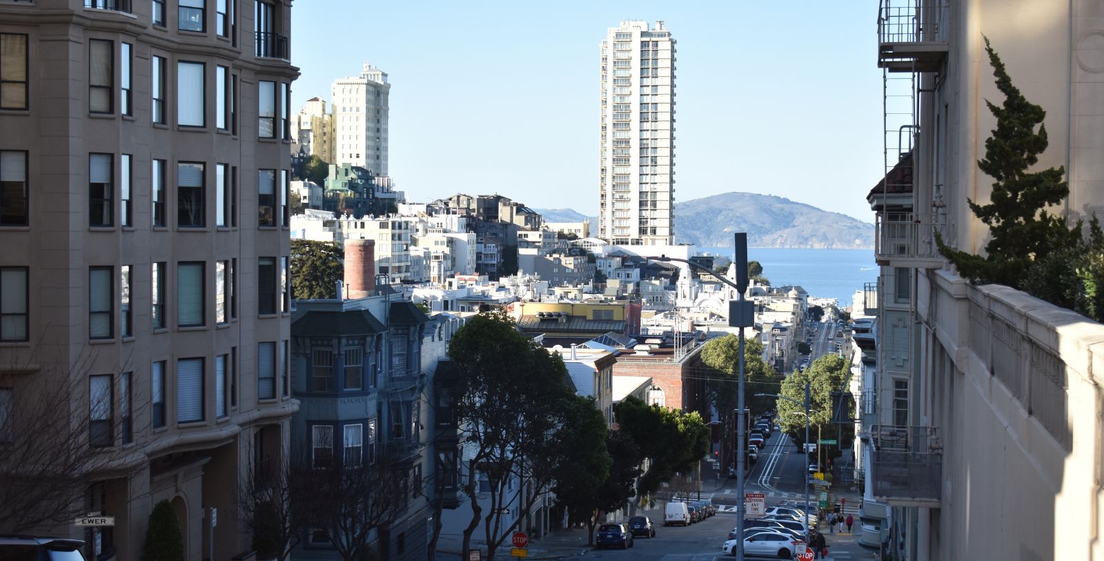 Explore California Street and admire the grand Nob Hill residences.