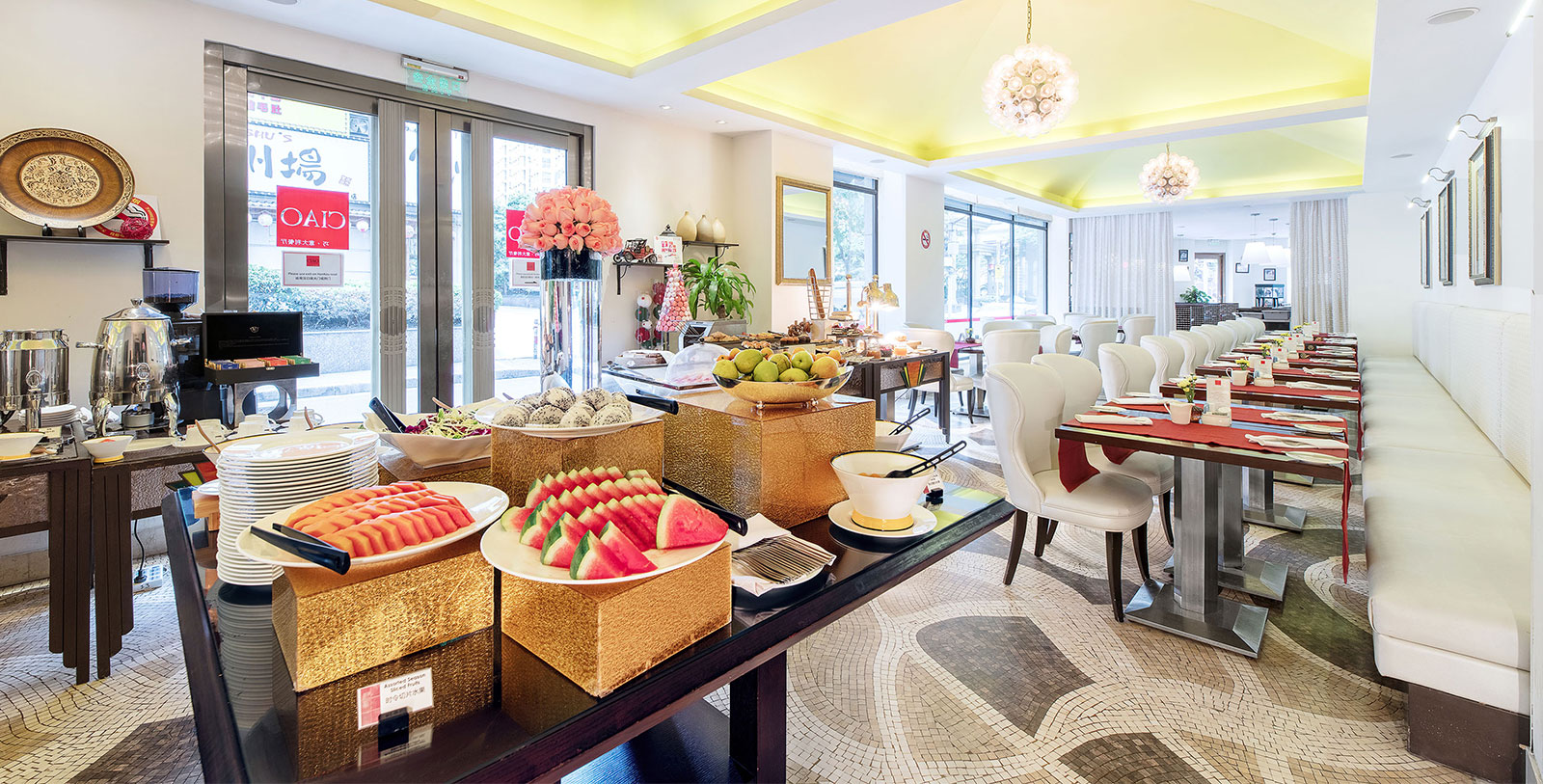 Taste tradtional Cantonese cuisine served in luxury at Tang Restaurant.