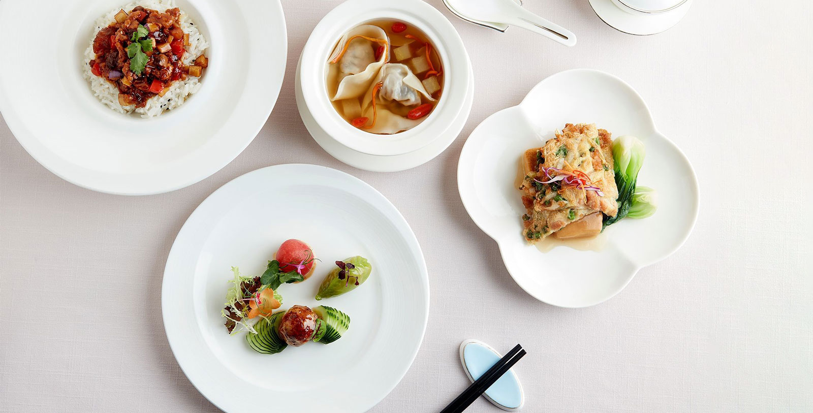 Taste Singapore's culinary culture at Jade, the hotel's exquisitely designed restaurant.