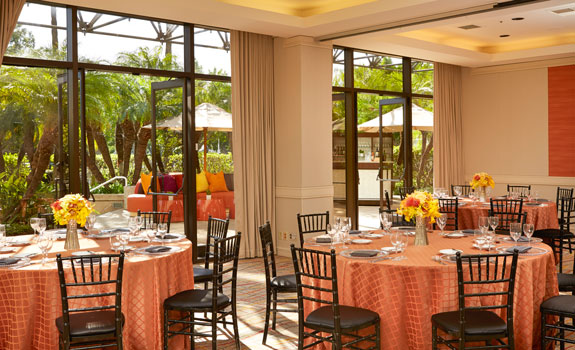 Hotel Irvine
- Dining