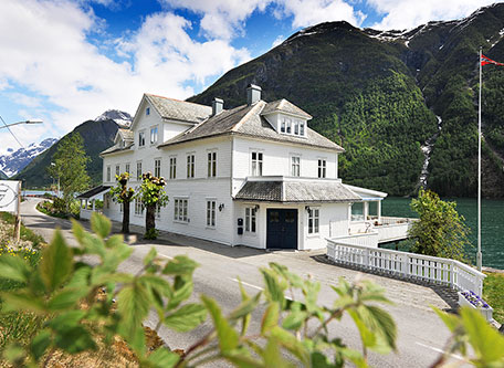 Fjaerland Fjordstove Hotel & Restaurant