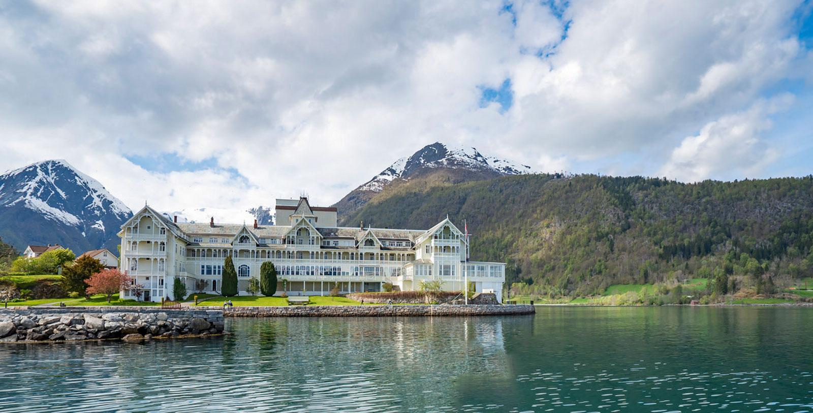 Image of Hotel Exterior with Historic Car Kviknes Hotel, 1752, Member of Historic Hotels Worldwide, in Balestrand, Norway, Overview
