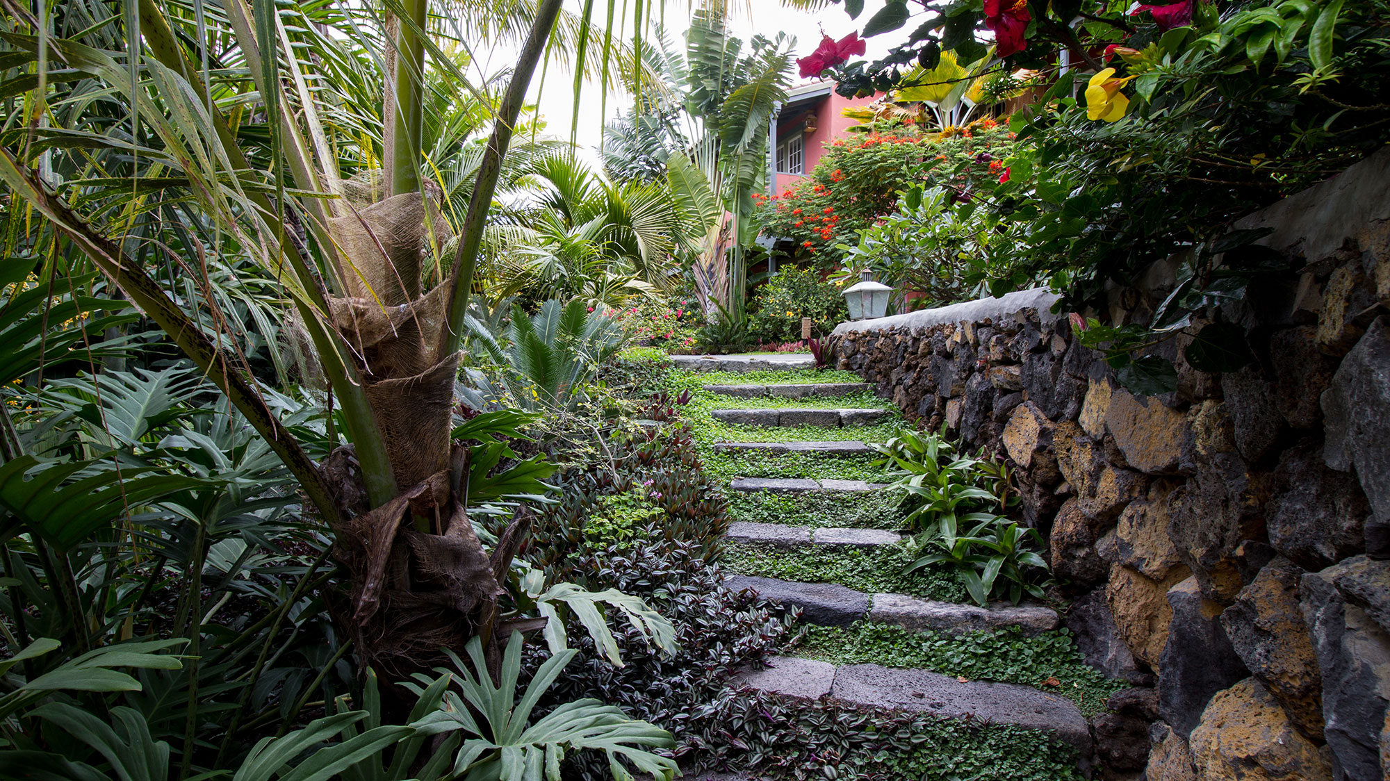 Explore The Interpretation Center of the Caños de Fuego Volcanic Cavities.