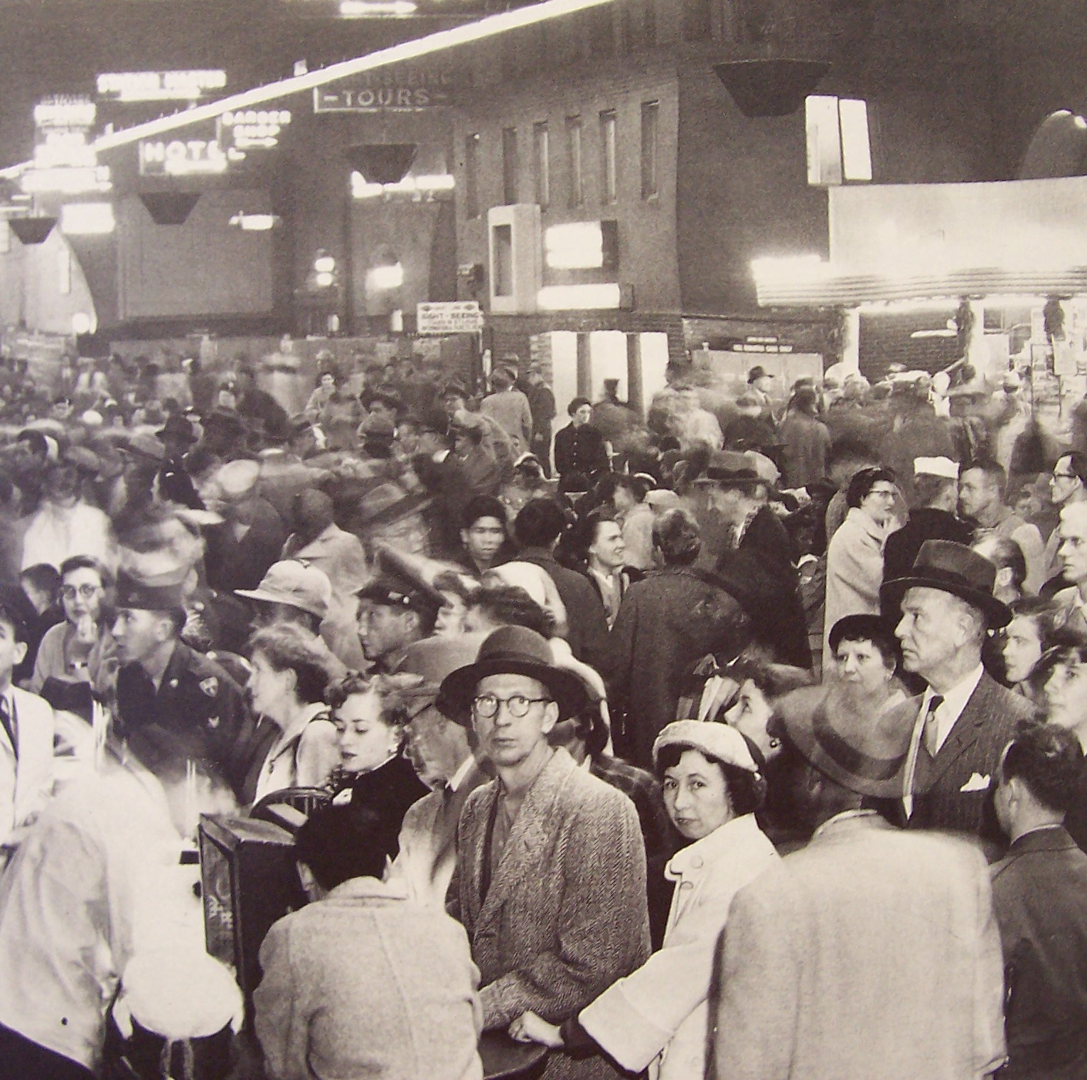 Historical Image of Passengers at St. Louis Union Station Hotel, Curio Collection by Hilton, 1894, Member of Historic Hotels of America, in St. Louis, Missouri.