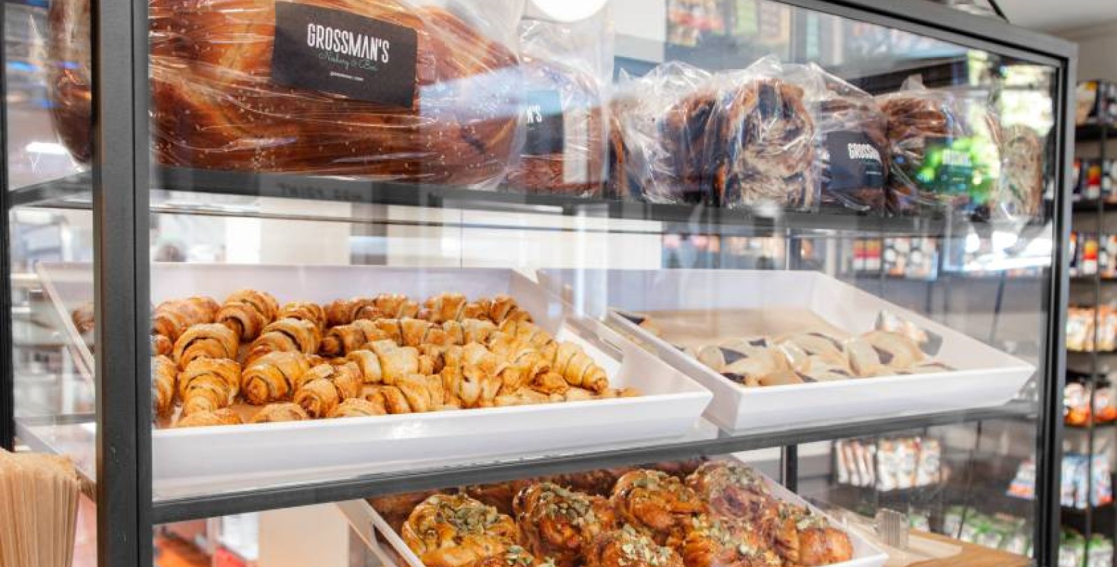Taste the delicious bagels and savory sandwiches at Grossman's Noshery & Bar.