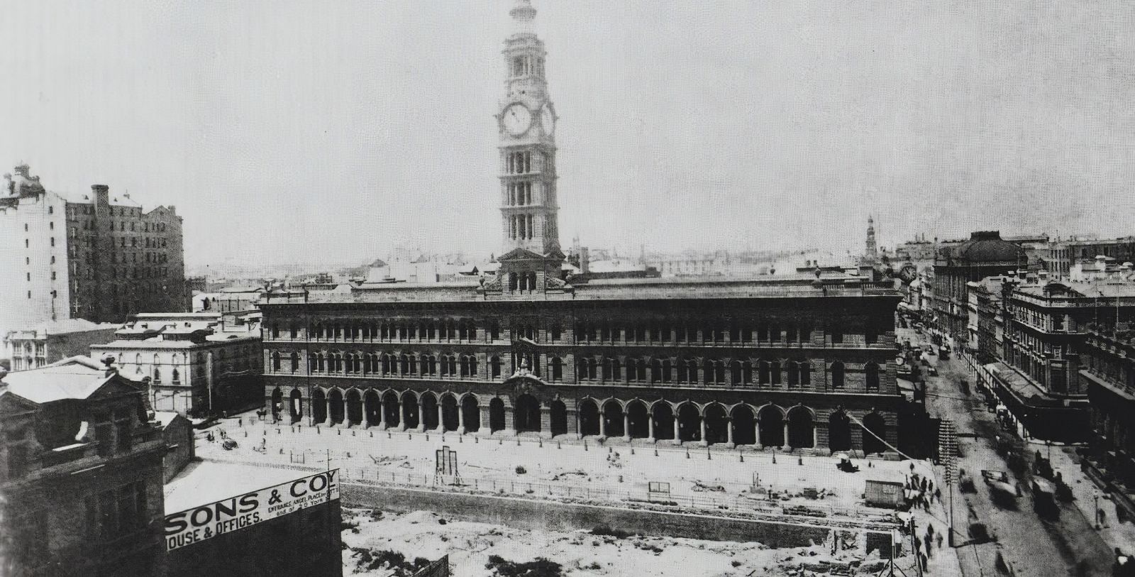 Discover the historical significance of The Fullerton Hotel Sydney, housed in the iconic General Post Office Building.