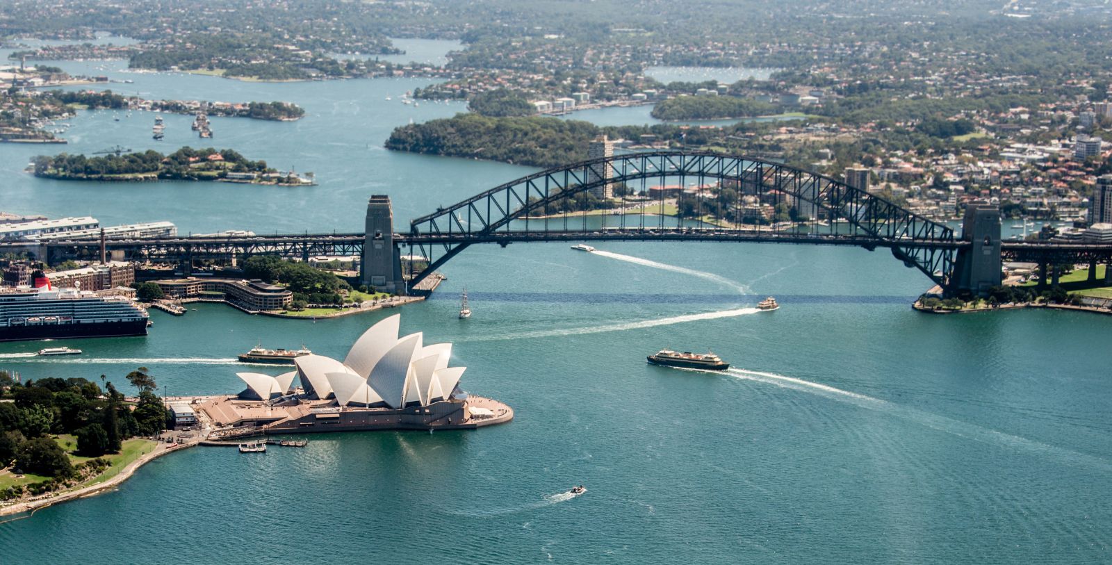 Australia’s largest city, Sydney is home to the world’s leading performing arts center, incredible wildlife, the best surf beaches, and much more.