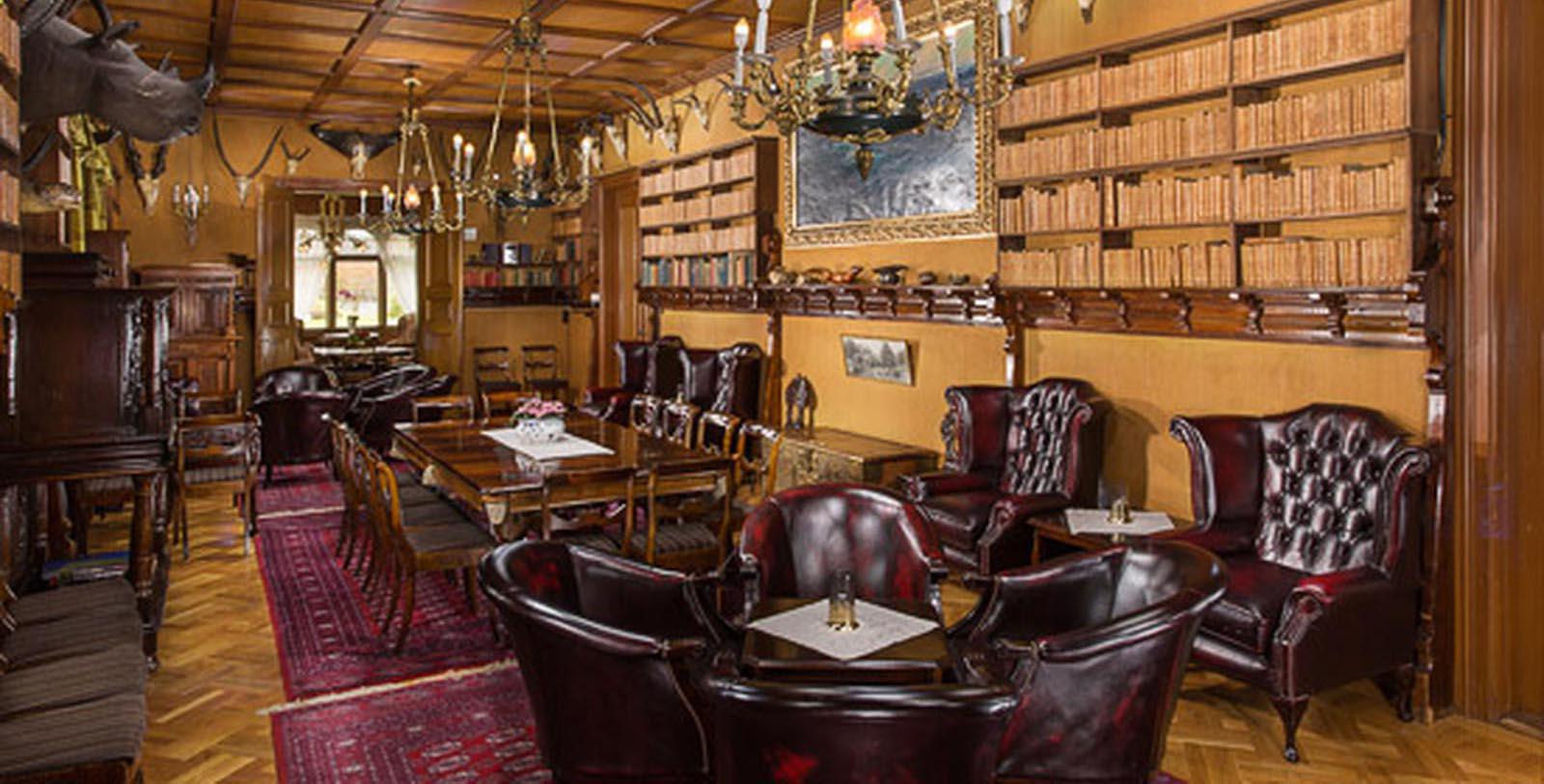 Image of restaurant Bårdshaug Herregård, 1890, Member of Historic Hotels Worldwide, in Orkanger, Norway, Explore