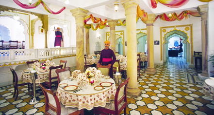 Dining at
Deogarh Mahal
in Deogarh Madaria