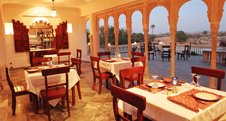 Dining at
Fort Seengh Sagar
in Deogarh