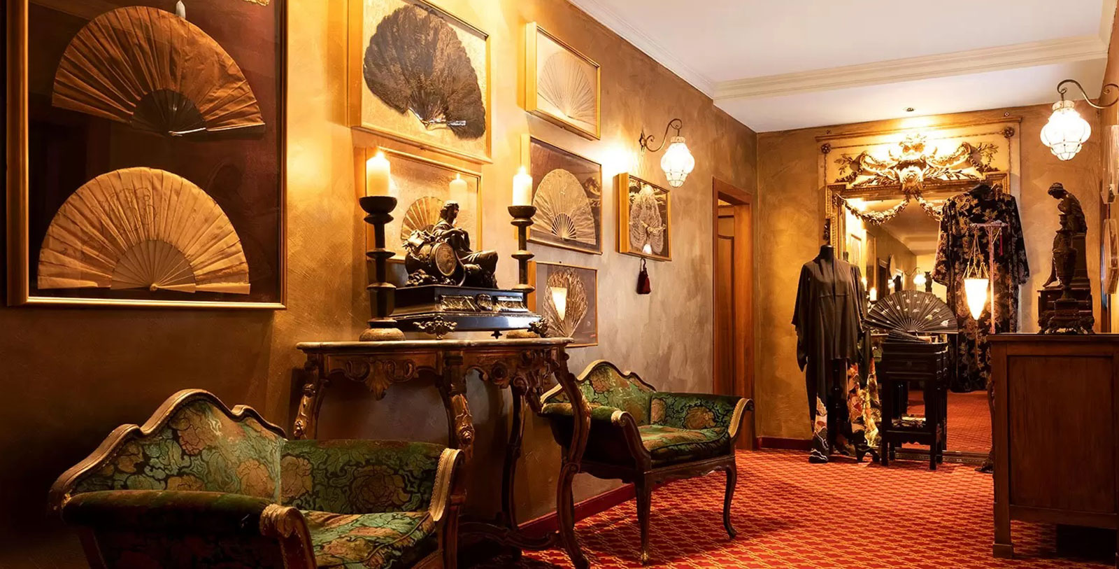 Image of Wunderkammer antiques, Metropole Hotel, 1500, Member of Historic Hotels Worldwide, in Venice, Italy, Discover