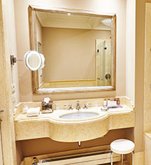 Accommodations:
San Clemente Palace Kempinski
in Venice