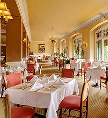 Dining at
Digby Pines Golf Resort and Spa
in Digby