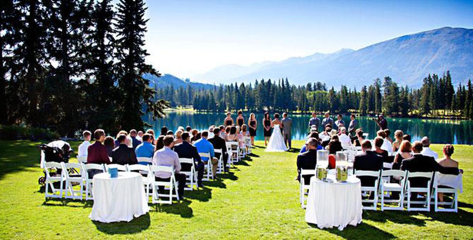 Meetings at
Fairmont Jasper Park Lodge
in Jasper